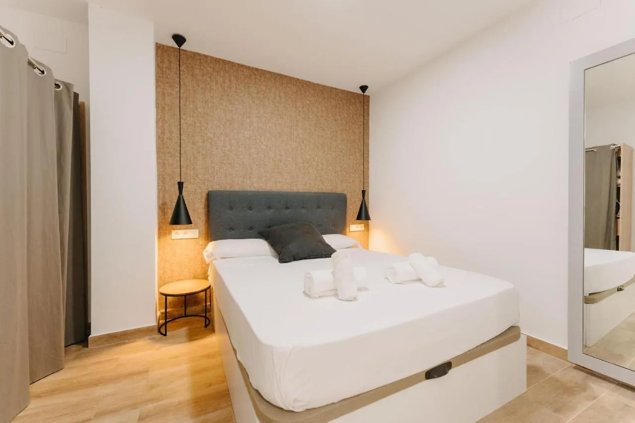 Coverlin Apartamentos San Francisco Malaga Apartment