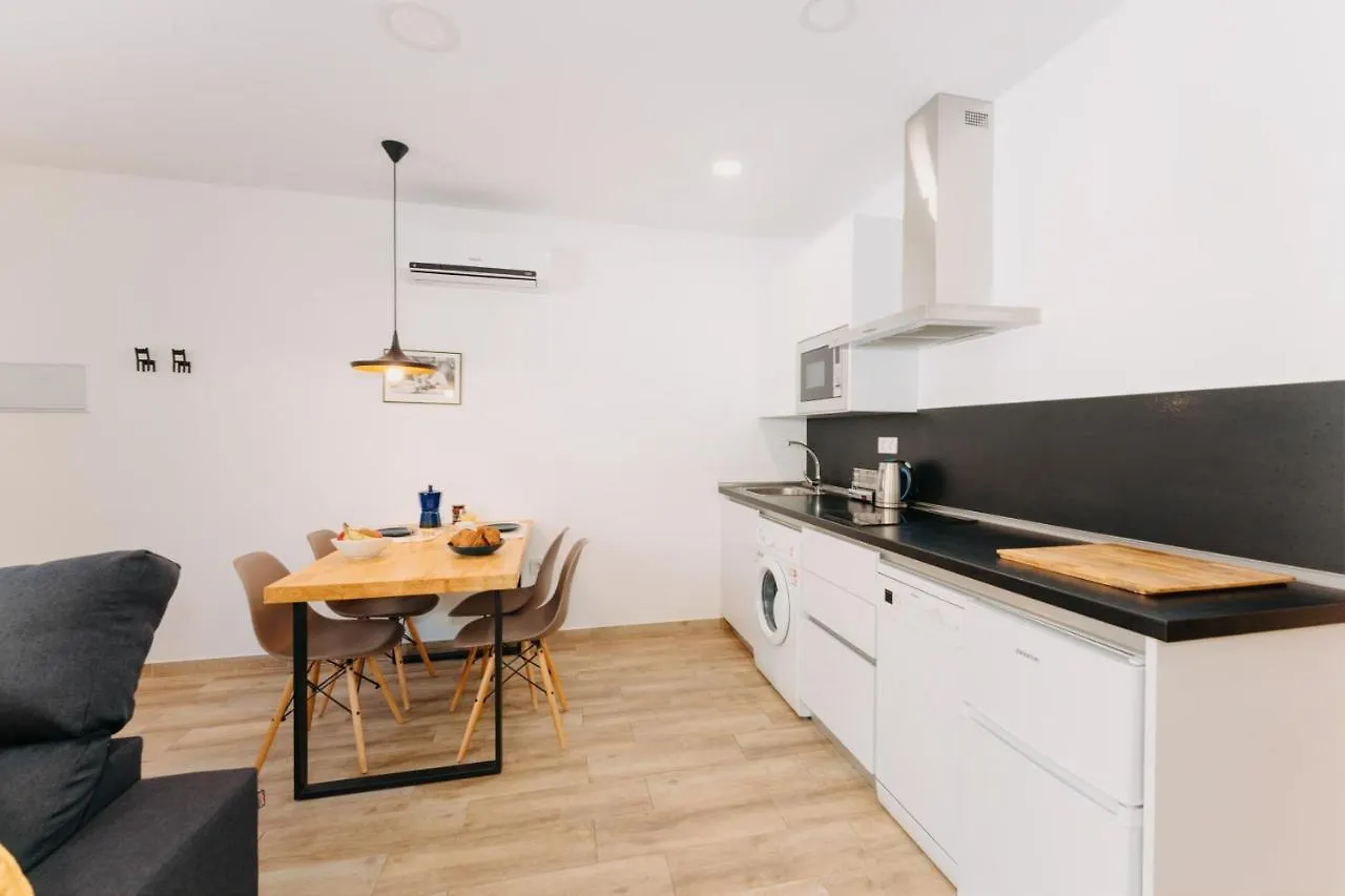 Coverlin Apartamentos San Francisco Malaga Spain