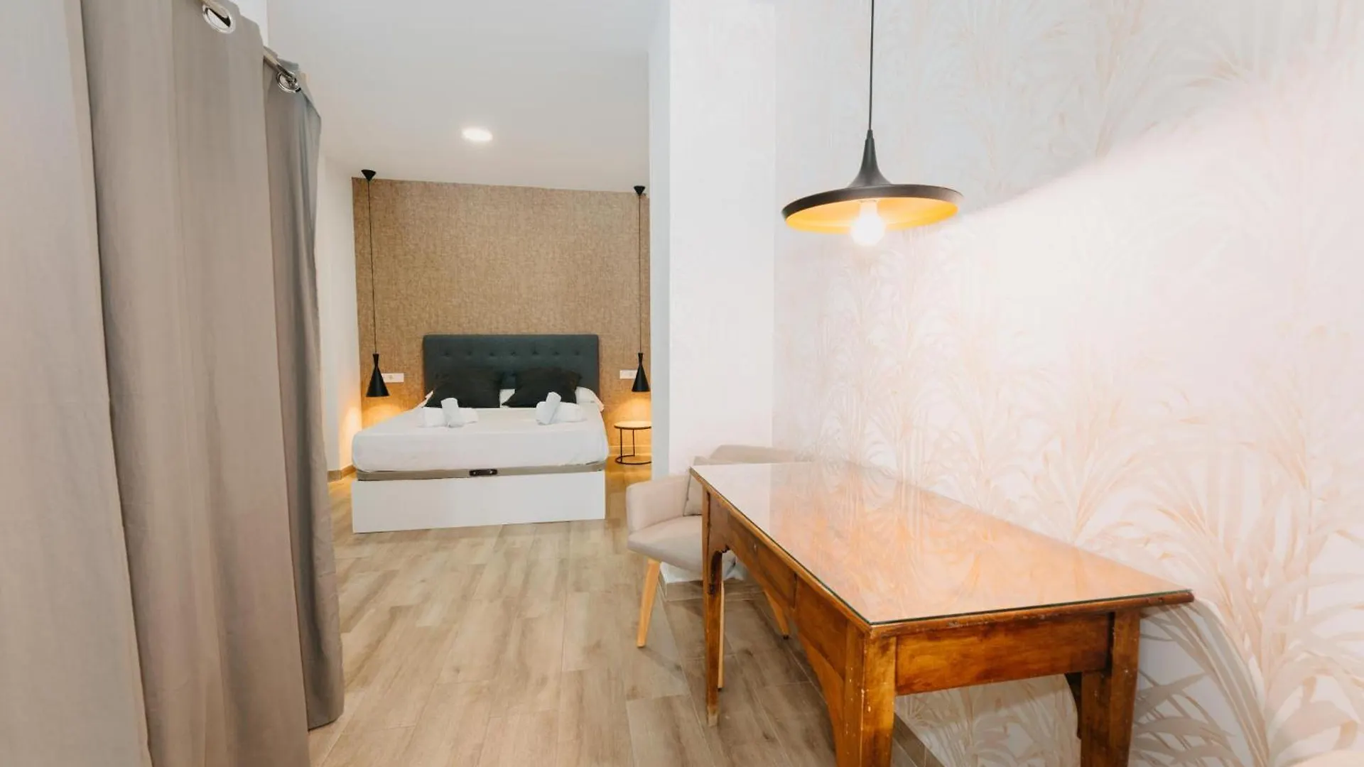 Coverlin Apartamentos San Francisco Malaga