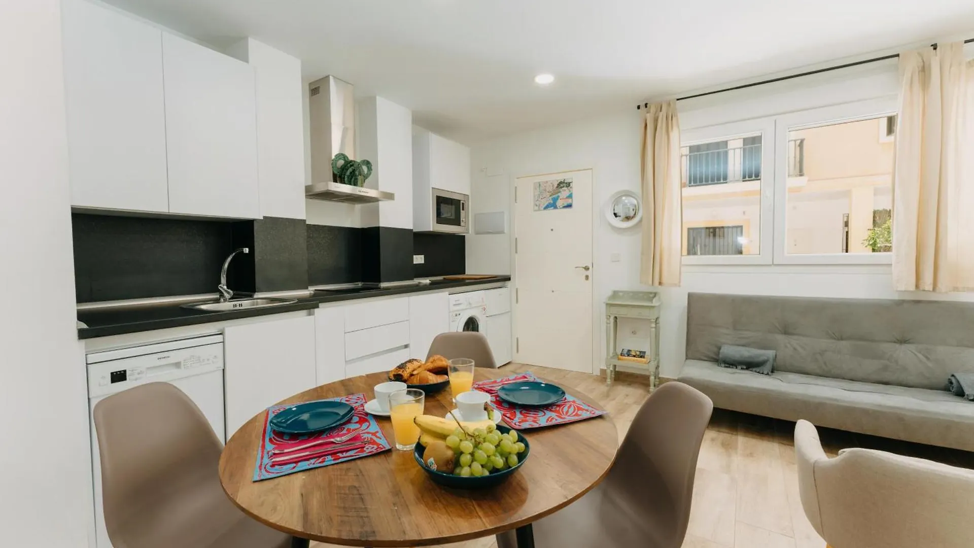 Coverlin Apartamentos San Francisco Malaga 0*,