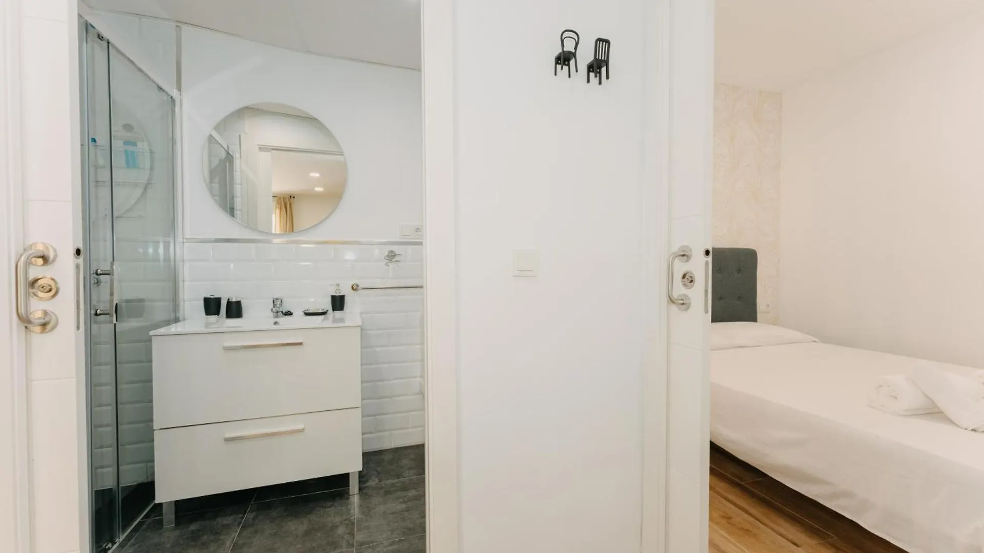 Coverlin Apartamentos San Francisco Malaga 0*,